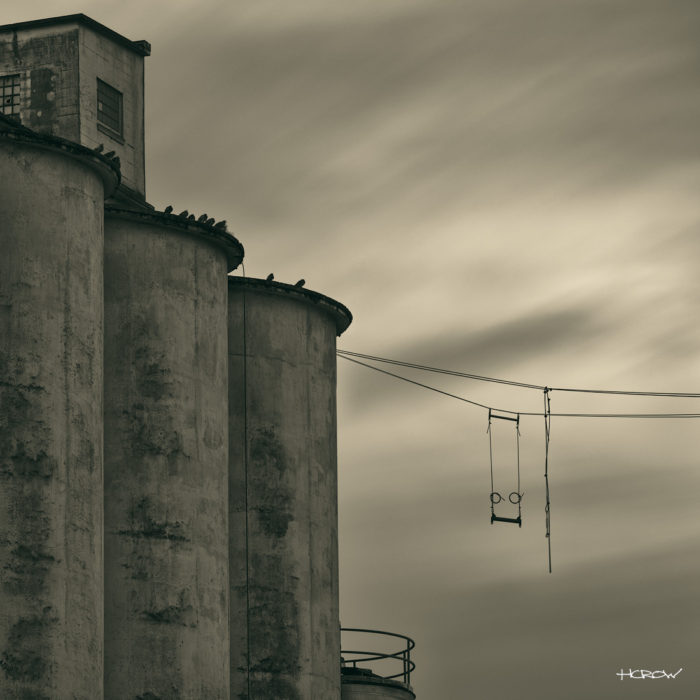 Hanging - Platinum